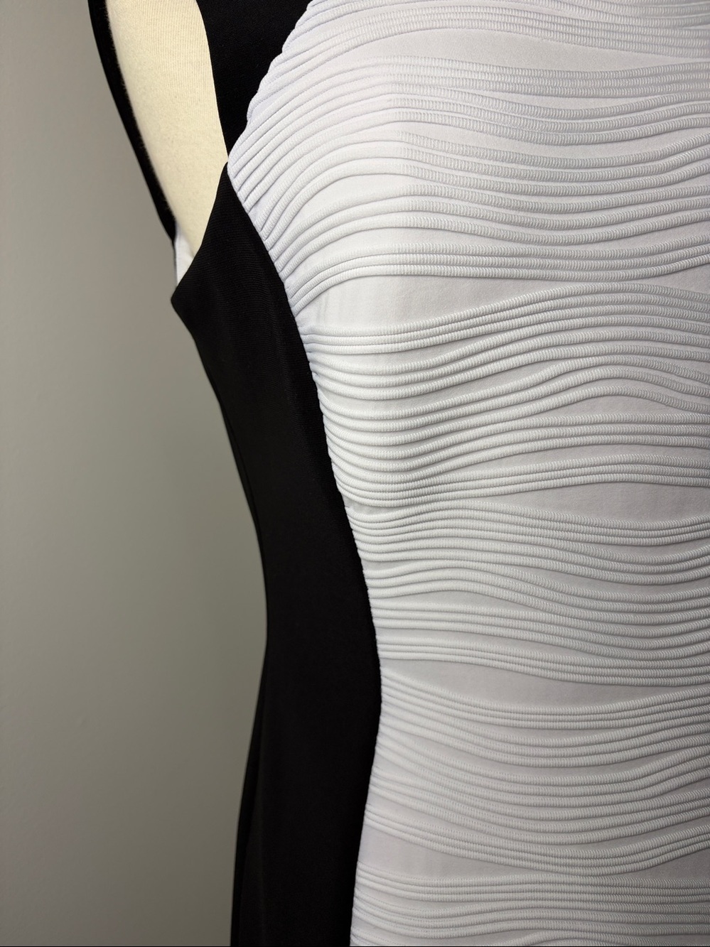 🇨🇦JOSEPH RIBKOFF Black & White Textured Midi Dress SIZE 14 - Picture 5 of 10